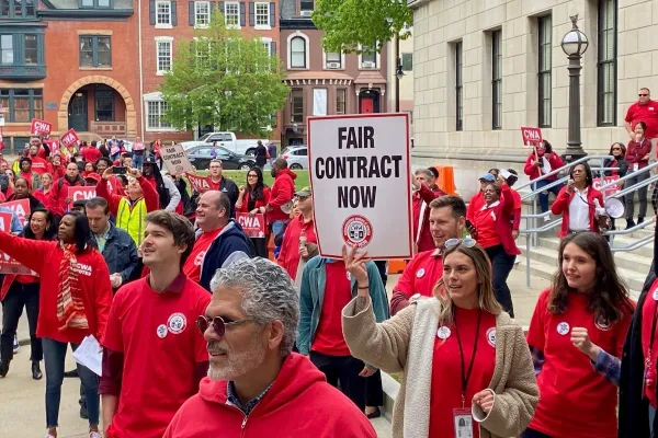 Fair Contract Now sign