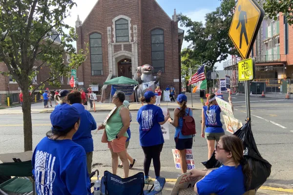 RWJ Nurses and CWA members on the picket line